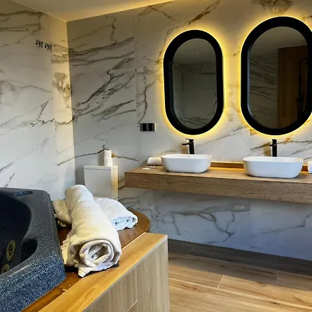 Reyes Ziries Hotel